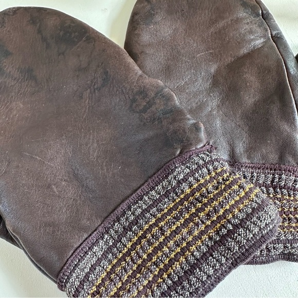 Vintage Leather Wool Lined Mittens - Picture 2 of 6